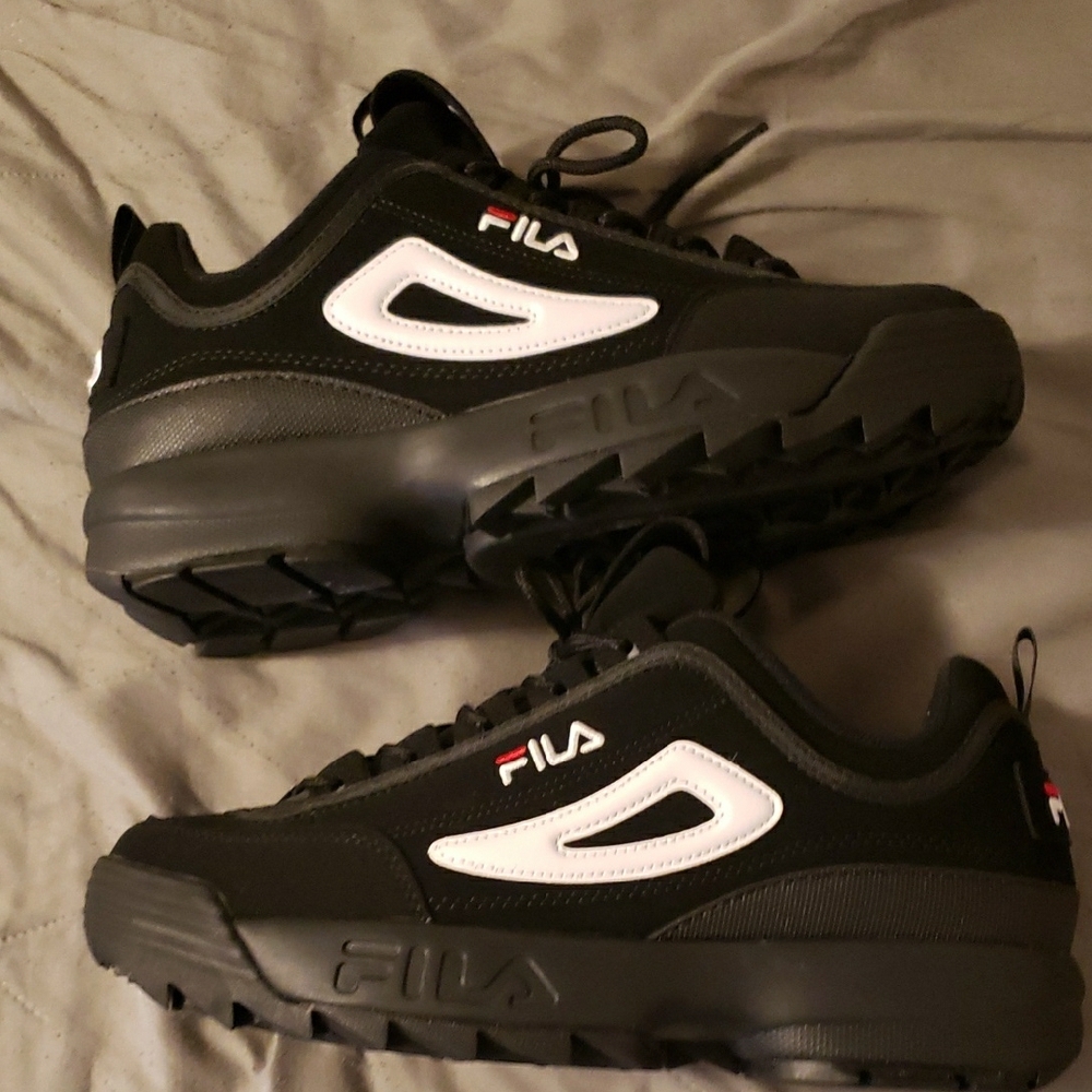 Fila Men's Black and Red Sneakers